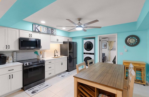 Belleview Cottage | Renovated cottage with updated appliances, wood fireplace, & W/D - dogs-friendly