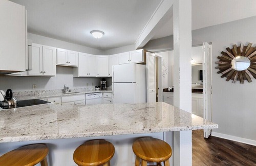 Fontana Condo | Renovated Country Club Condo |Abbey Springs Resort |Golf Course |Tennis Courts |Indoor/Outdoor Pools