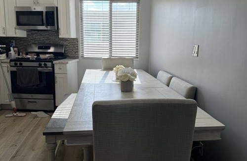 Sherman Oaks Condo | Renovated ,Cozy chic 2 bedroom condo in heart of Sherman Oaks… n