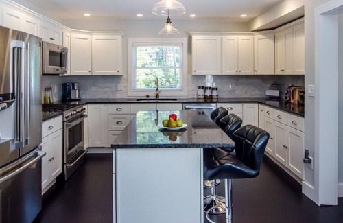 Quechee House | Renovated! Cozy, contemporary with great location.