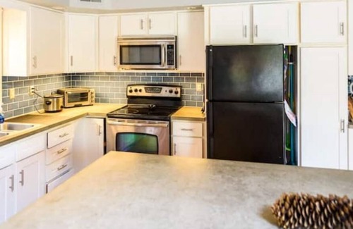 Bashford Manor House | Renovated Cozy & Convenient Kentucky Derby Home