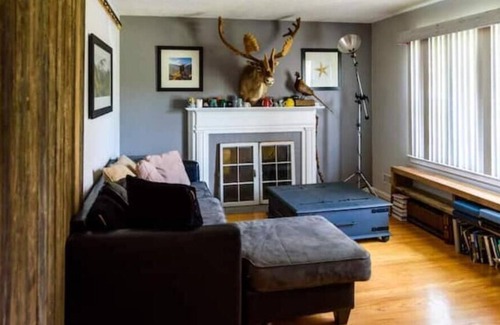 Bashford Manor House | Renovated Cozy & Convenient Kentucky Derby Home