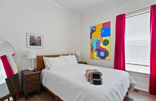 Dixon Park House | Renovated Dog Friendly Duplex Near Food & Fun Fully Fenced Yard and Private Parking