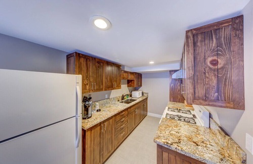 Julian Apartment | Renovated double queen apartment on first floor
