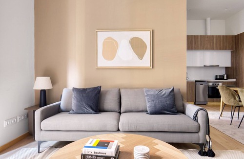 El Born Apartment | Renovated El Born 2BR nr Port Vell, by Blueground