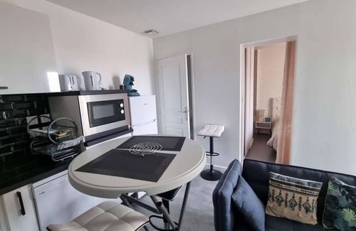 Chatel-Guyon Apartment | Renovated F2 apartment in a quiet area - Balcony - Furnished 4 stars - WIFI connection