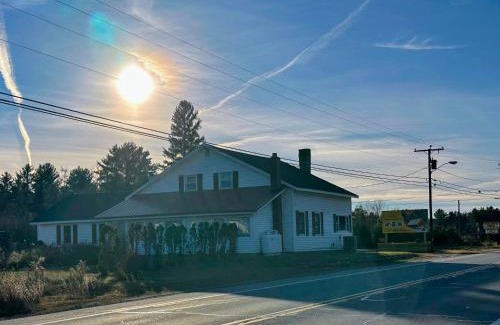 Twin Mountain House | Renovated farmhouse on snowmobile trail with firepit & mountain views 10 min from Bretton Woods
