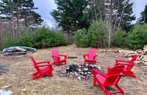 Twin Mountain House | Renovated farmhouse on snowmobile trail with firepit & mountain views 10 min from Bretton Woods