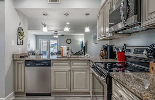 Silver Sands House | Renovated | Fenced Backyard | Pet Friendly | FLPCB82