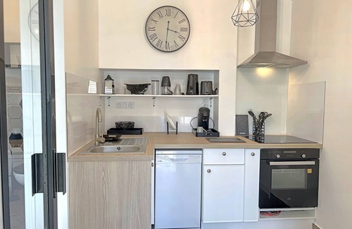 Locmiquelic House | Renovated Fisherman's House in Riantec with Garden and Veranda