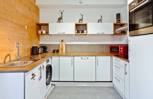 Monetier-les-Bains Apartment | Renovated apartment in the heart of Mônetier-les-Bains with included services