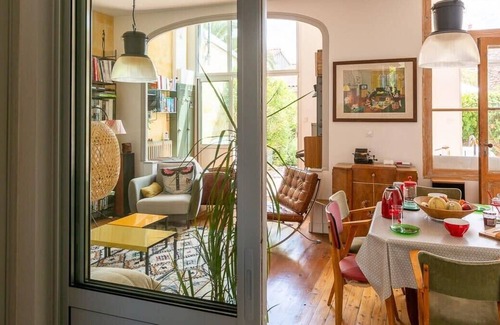 Nansouty-Saint-Genes House | Renovated Furnished Townhouse With 2 Bedrooms & A Splendid Terrace