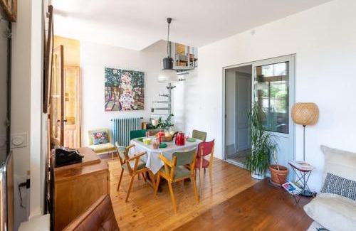 Nansouty-Saint-Genes House | Renovated Furnished Townhouse With 2 Bedrooms & A Splendid Terrace