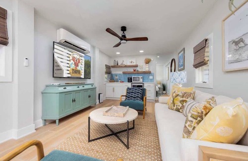 Colington House | Renovated Getaway for 2 ~ Hot Tub and Fire Pit!
