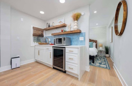 Colington House | Renovated Getaway for 2 ~ Hot Tub and Fire Pit!
