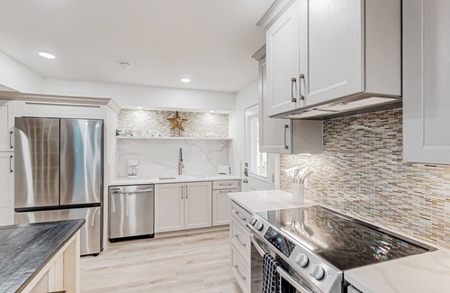 Del Mar Condo | Renovated Gulf-front apartment with amazing view & washer/dryer
