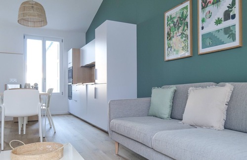Les Sables d'Olonne Ski Chalet | Renovated house in the Arago district of Les Sables sleeps 6