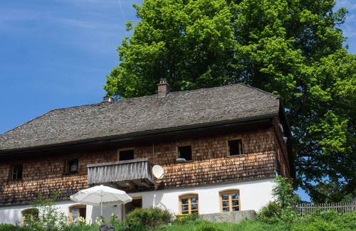 Bayerisch Eisenstein House | Renovated historic forest house in a natural location