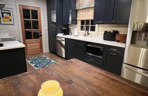 Highlands Hills Cottage | Renovated Highland’s cottage - private and 3 minutes from downtown!