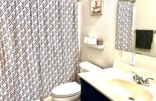 St. Robert House | Renovated home 10 min from FLW!, Renovated home 10 min from FLW!