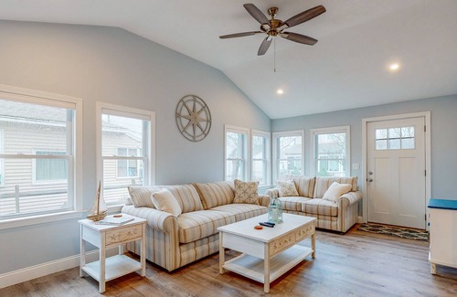 Wareham Center House | Renovated home and cottage with enclosed yard, grill, W/D - close to the beach