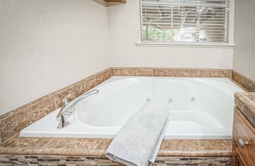 Raisin Apartment | Renovated home minutes from Fresno State/Airport