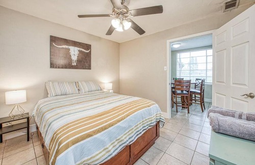 Raisin Apartment | Renovated home minutes from Fresno State/Airport
