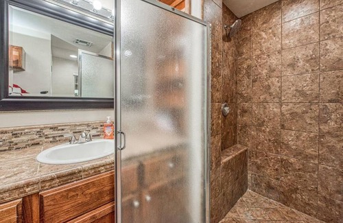 Raisin Apartment | Renovated home minutes from Fresno State/Airport
