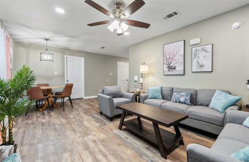Mobile House | Renovated Home Perfect for Family