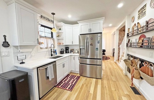 Woodstock House | Renovated home seconds from town