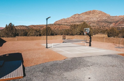 Apple Valley House | Renovated Home to Explore Zion and Southern Utah