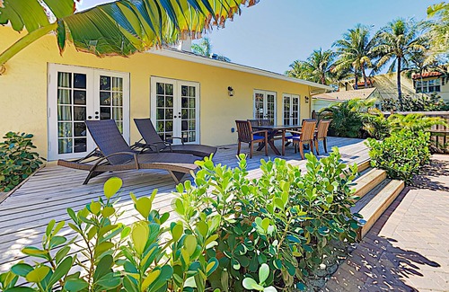 Flamingo Parks House | Renovated Home with Private Pool in Historic District | 5 Blocks to Downtown