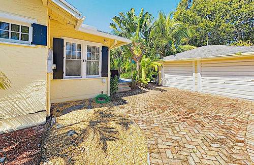 Flamingo Parks House | Renovated Home with Private Pool in Historic District | 5 Blocks to Downtown