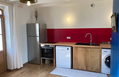 Locmaria House | Renovated House in Locmaria Center, Close to Shops and Beach