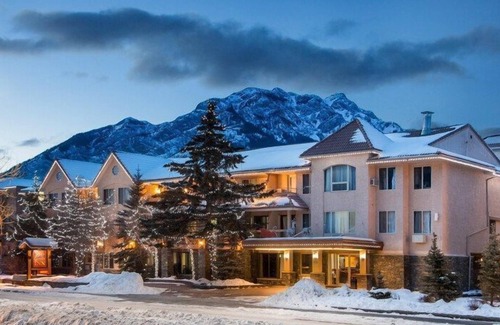 Banff Apartment | Renovated in 2019! Upscale Superior Room in Banff
