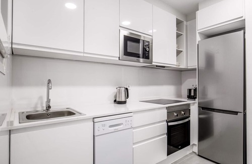 La Ribera Apartment | Renovated La Dreta de l'Eixample 3BR, by Blueground