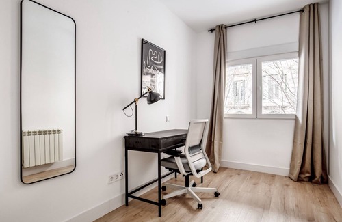 La Ribera Apartment | Renovated La Dreta de l'Eixample 3BR, by Blueground