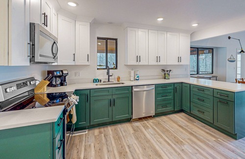 Livingston House | Renovated lakehouse with dock, hot tub, firepit & bi-level deck - dogs OK