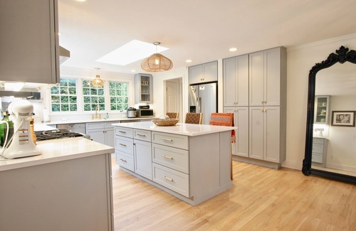 Lenox House | Renovated Lenox Haus close to downtown