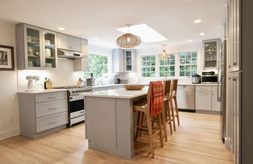 Lenox House | Renovated Lenox Haus close to downtown