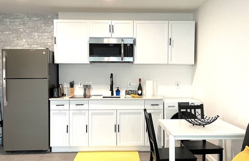 Pompano Beach House | Renovated Luxury 1 Bedroom Unit