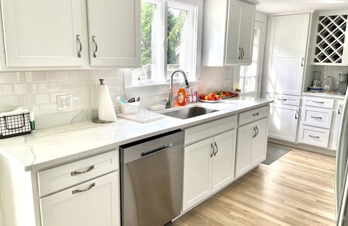 South Chatham House | Renovated, modern Chatham beach house with lots of cozy charm