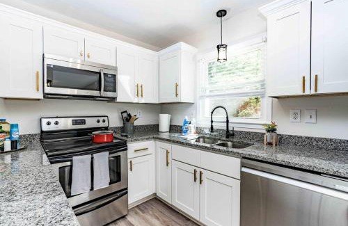 North Raleigh House | Renovated N Raleigh home with firepit wifi & king bed