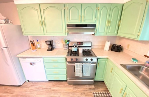 North Cape May House | Renovated, new pet-friendly rental near Bay/Beaches!
