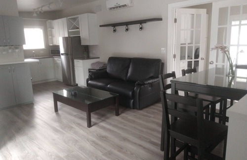 Tampa Apartment | Renovated One bed/bath w office in Seminole Heights