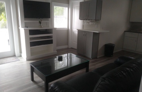 Tampa Apartment | Renovated One bed/bath w office in Seminole Heights