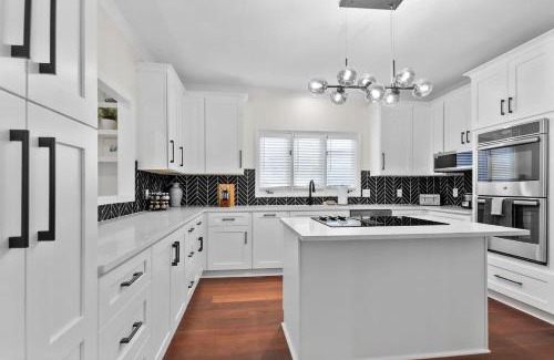 Savannah House | Renovated Pool Paradise Private Oasis Sleeps 14