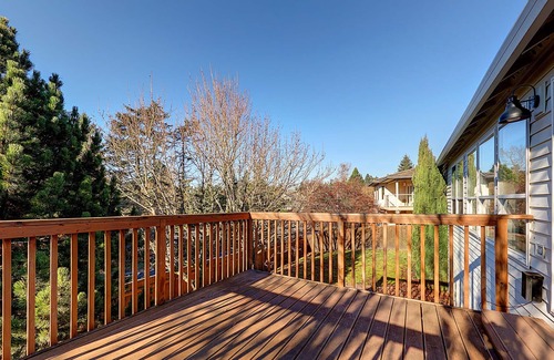 West Haven-Sylvan House | Renovated Portland Single Story Home- Wine Country, Amaterra, Nike, Zoo, Intel