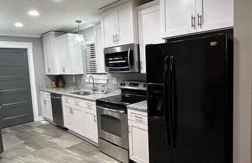 Hopewell House | Renovated ranch home, 1850 sf-15 mins to Whacker -25 mins to Chattanooga Airport