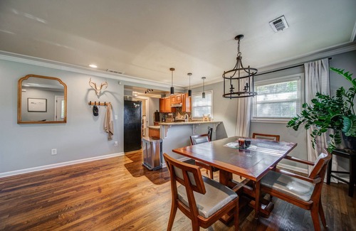 Hapeville House | Renovated Ranch House in Walkable Historic Neighborhood